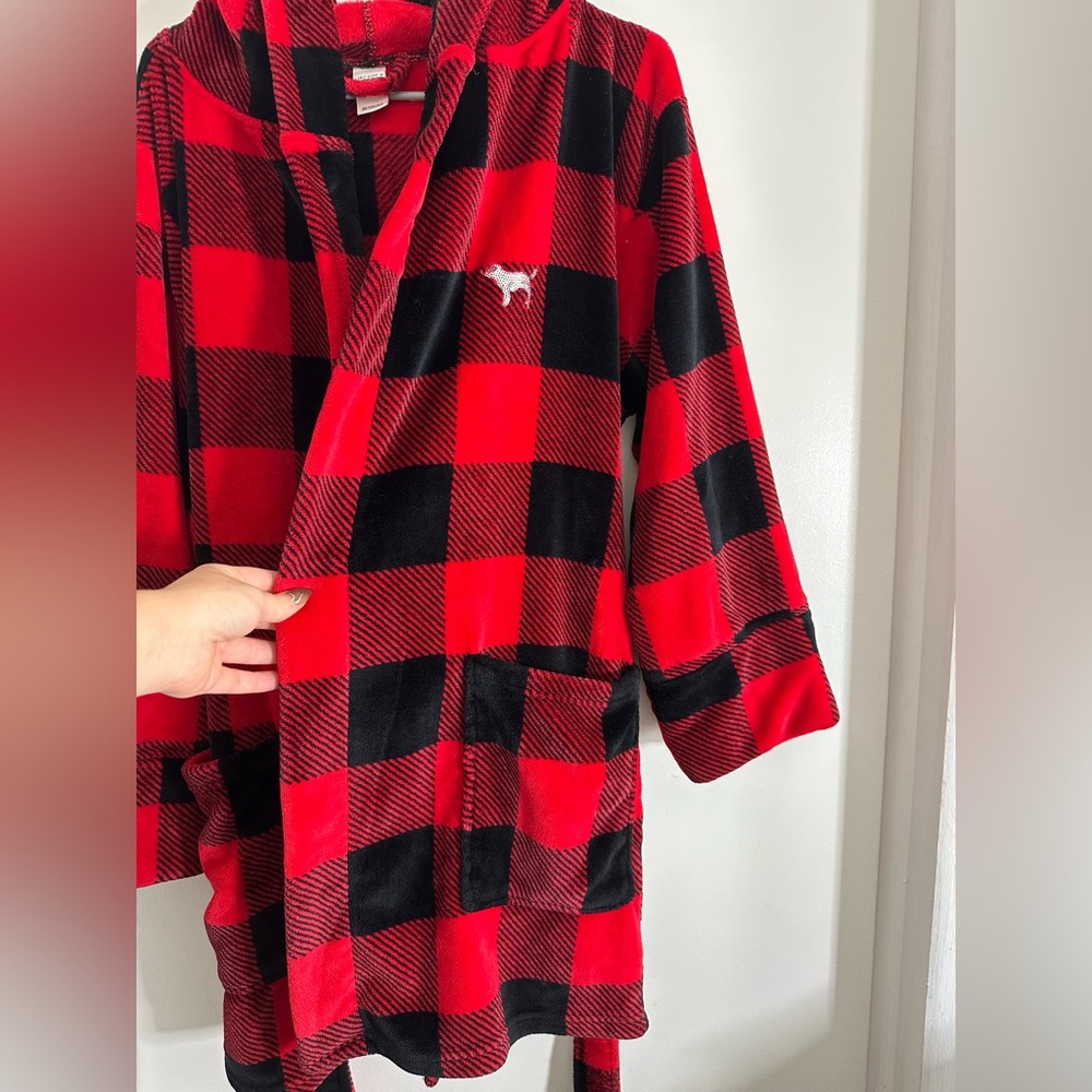 Size M Victorias Secret Pink Buffalo Plaid cozy robe